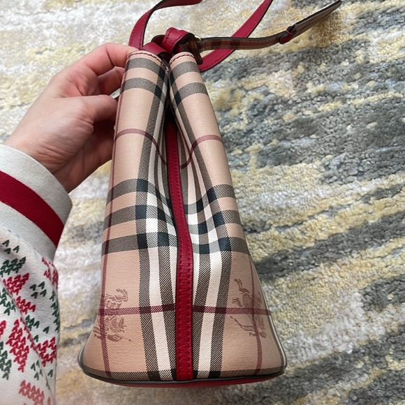 Burberry Haymarket Check Poppy Red Bucket Bag - Picture 5 of 10